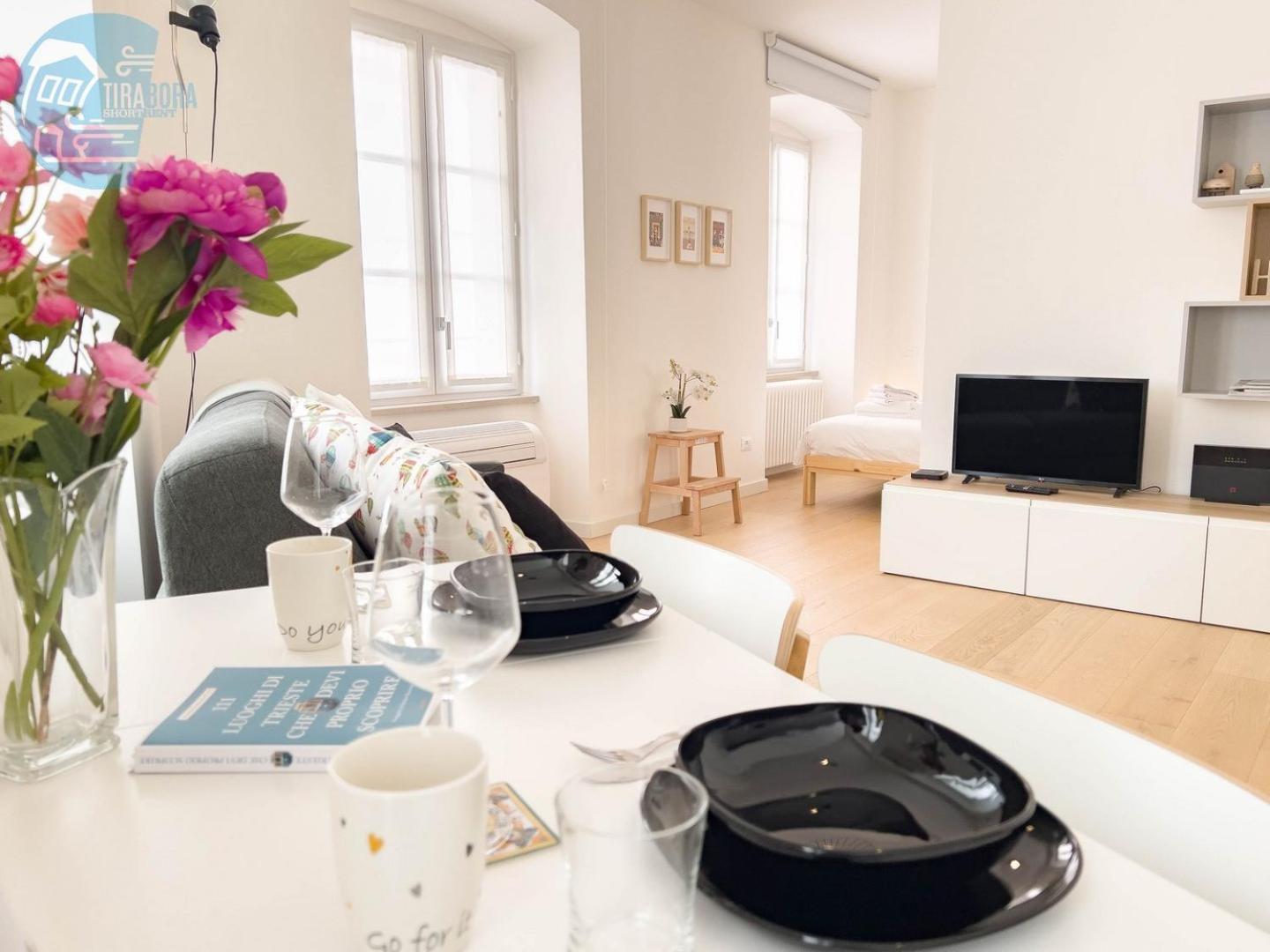Corridoni 2B Tirabora Short Rent Lägenhet Trieste Exteriör bild
