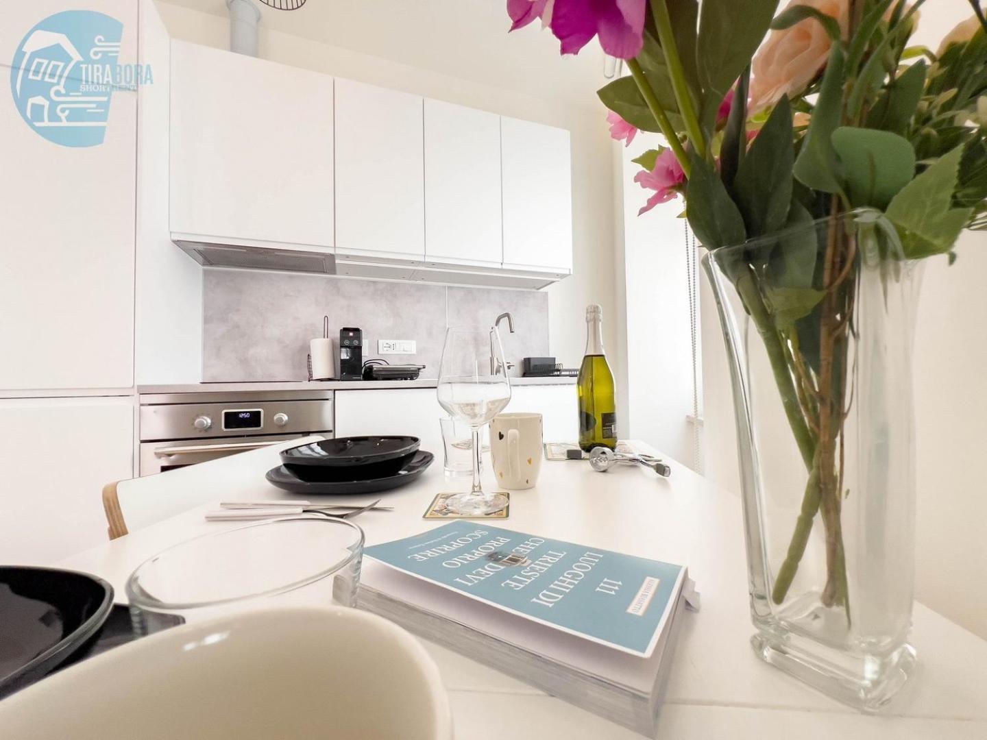 Corridoni 2B Tirabora Short Rent Lägenhet Trieste Exteriör bild