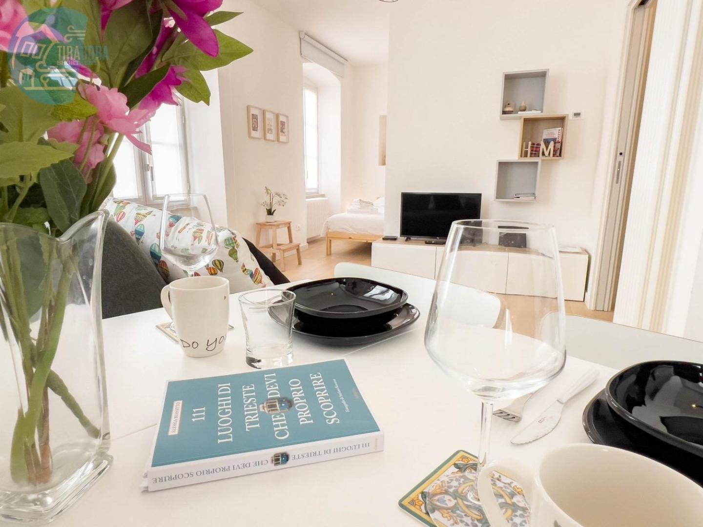 Corridoni 2B Tirabora Short Rent Lägenhet Trieste Exteriör bild